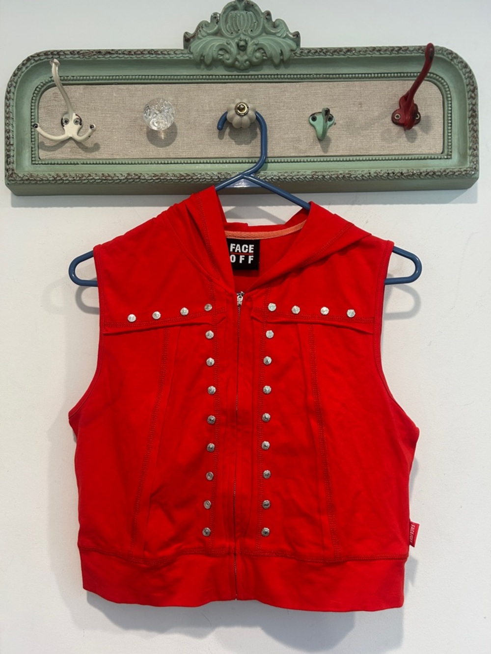 Face Off Cherry Red Sleeveless Studded Zip Crop Hoodie small women’s